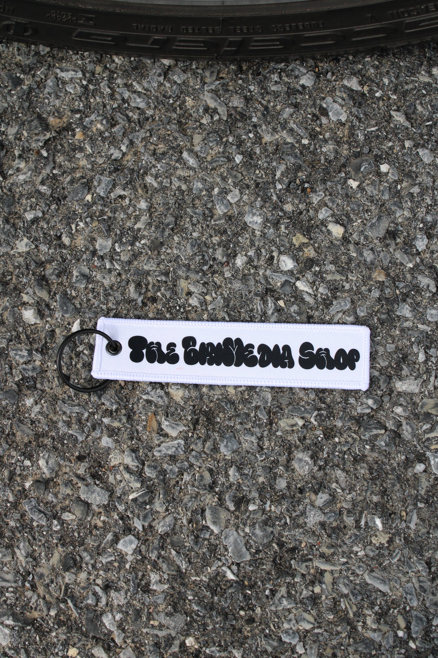 The BriMedia Shop Jet Tag (White)