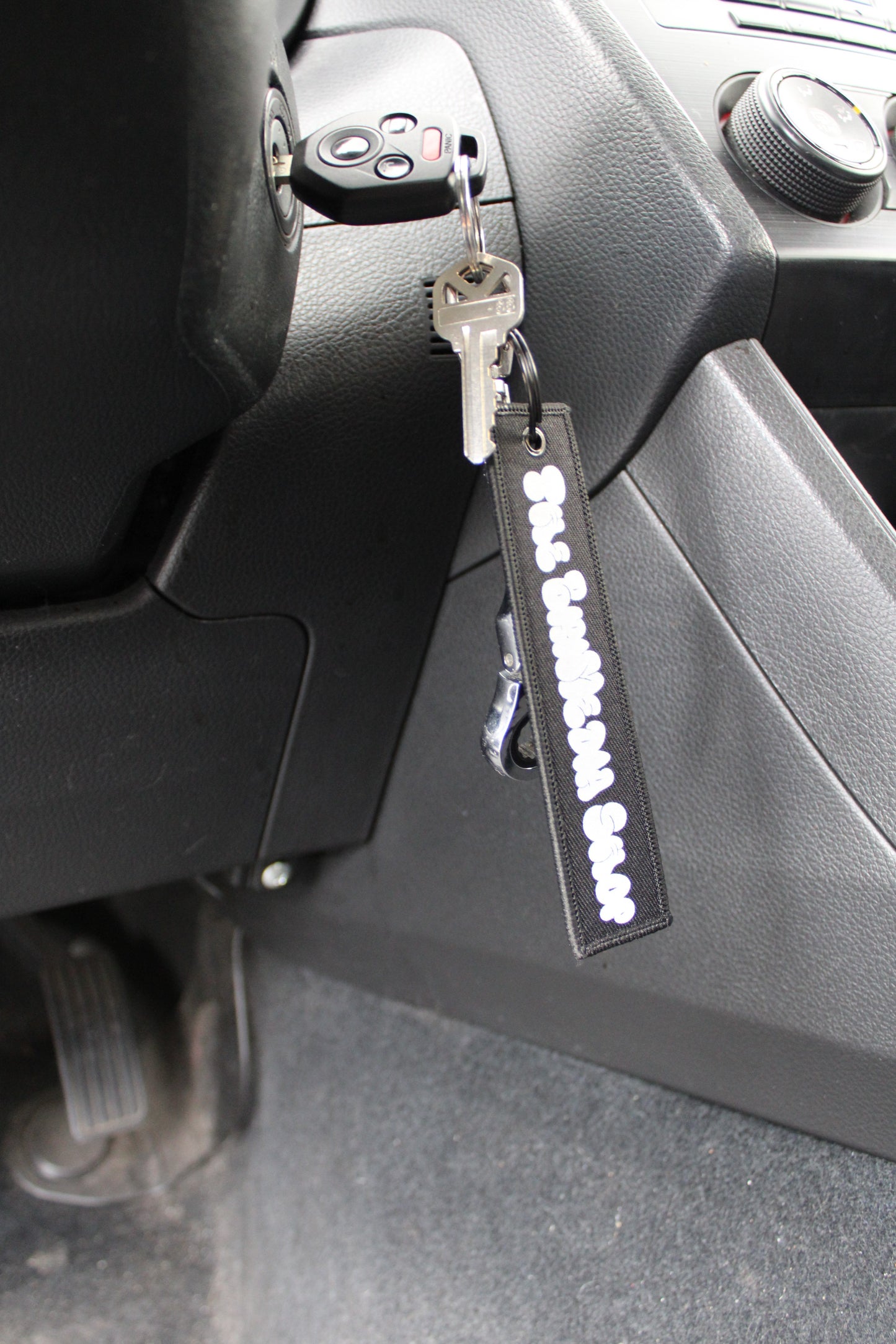 The BriMedia Shop Jet Tag (Black)