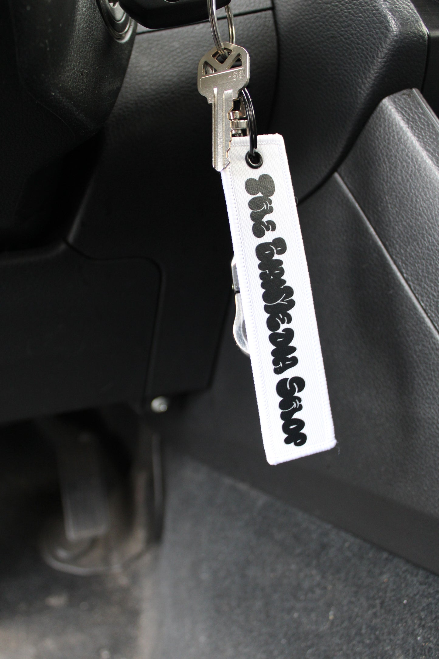 The BriMedia Shop Jet Tag (White)